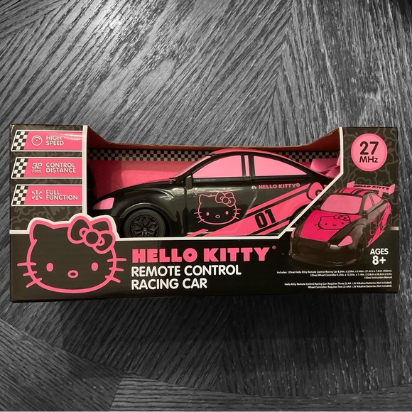 🎄Hello Kitty Cool Remote Control High Speed 32ft Distance Racing Car! - Picture 2 of 12